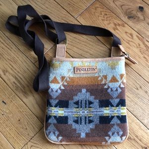Pendleton crossbody purse - Aztec pattern